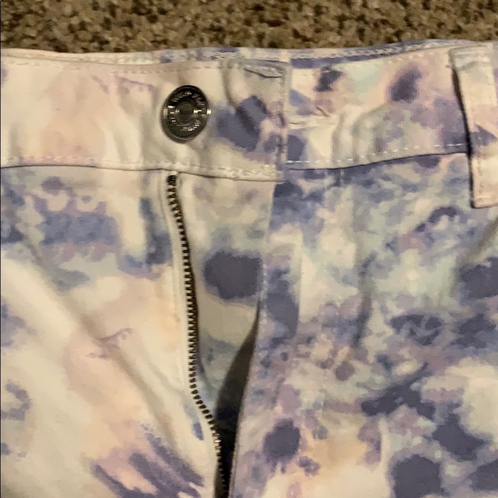 Shorts - Picture 2 of 4